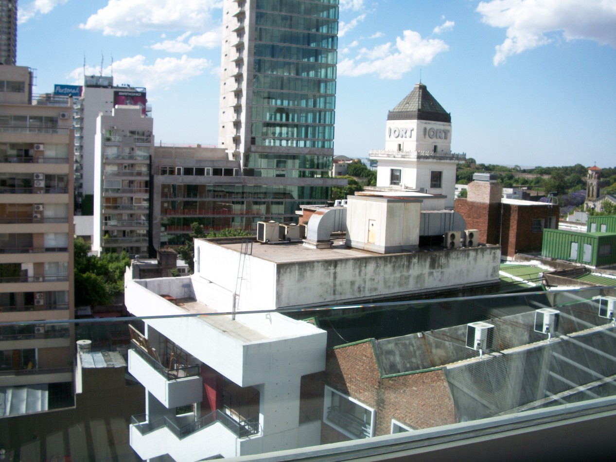 Excelente Monoambiente dividido. 8vo Piso contrafrente vistas abiertas. Se alquila amoblado. Edif con amenities