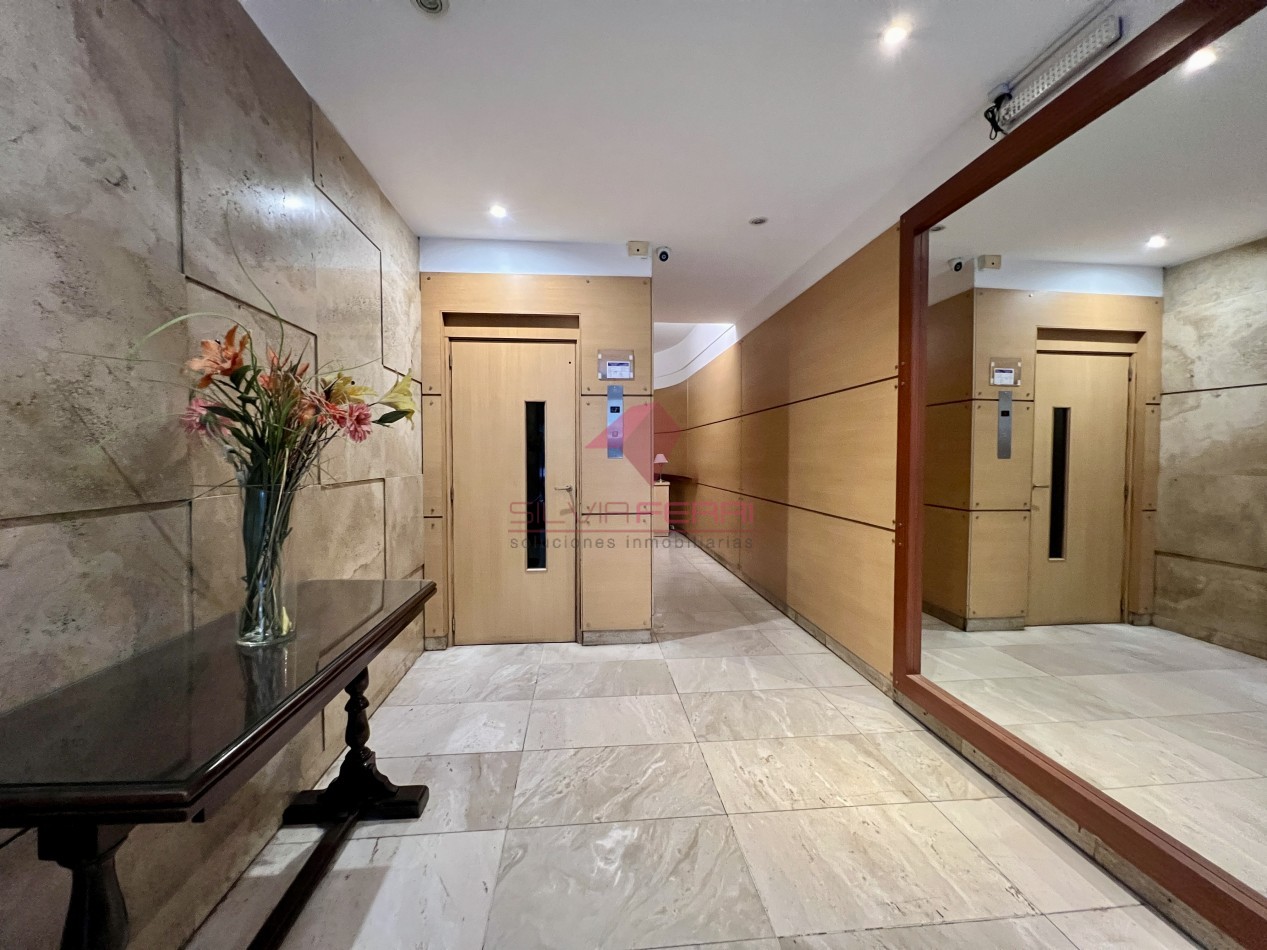 Venta departamento 2 amb + baulera. Reciclado totalmente . 4to piso lateral. Ubicado en el limite entre Colegiales y Belgrano