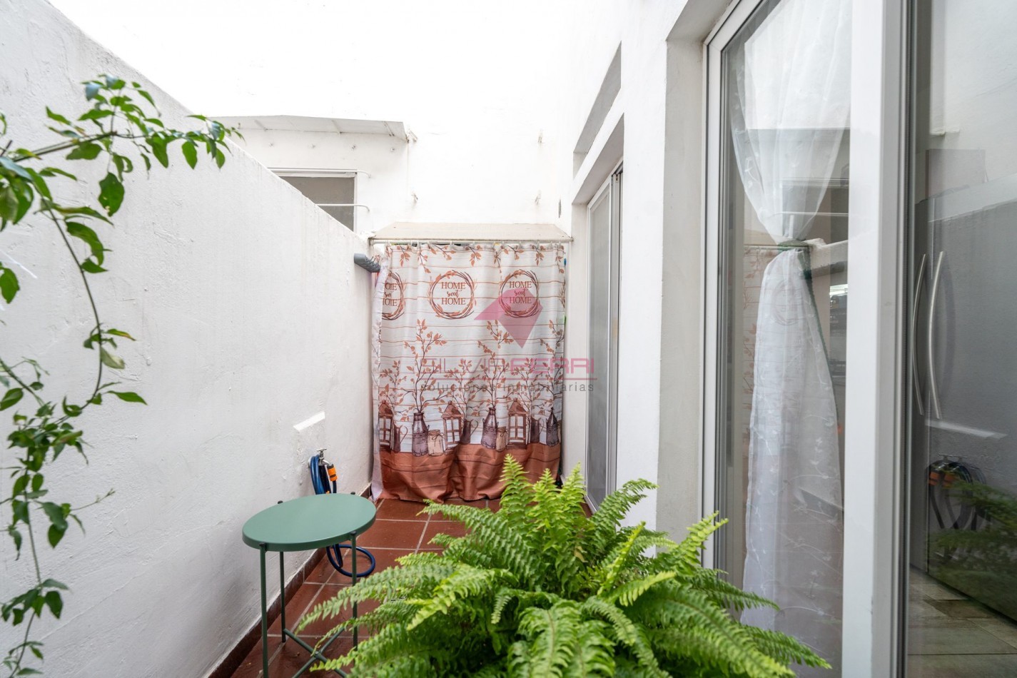 Monoambiente reciclado a nuevo con patio propio en Recoleta | Apto Profesional