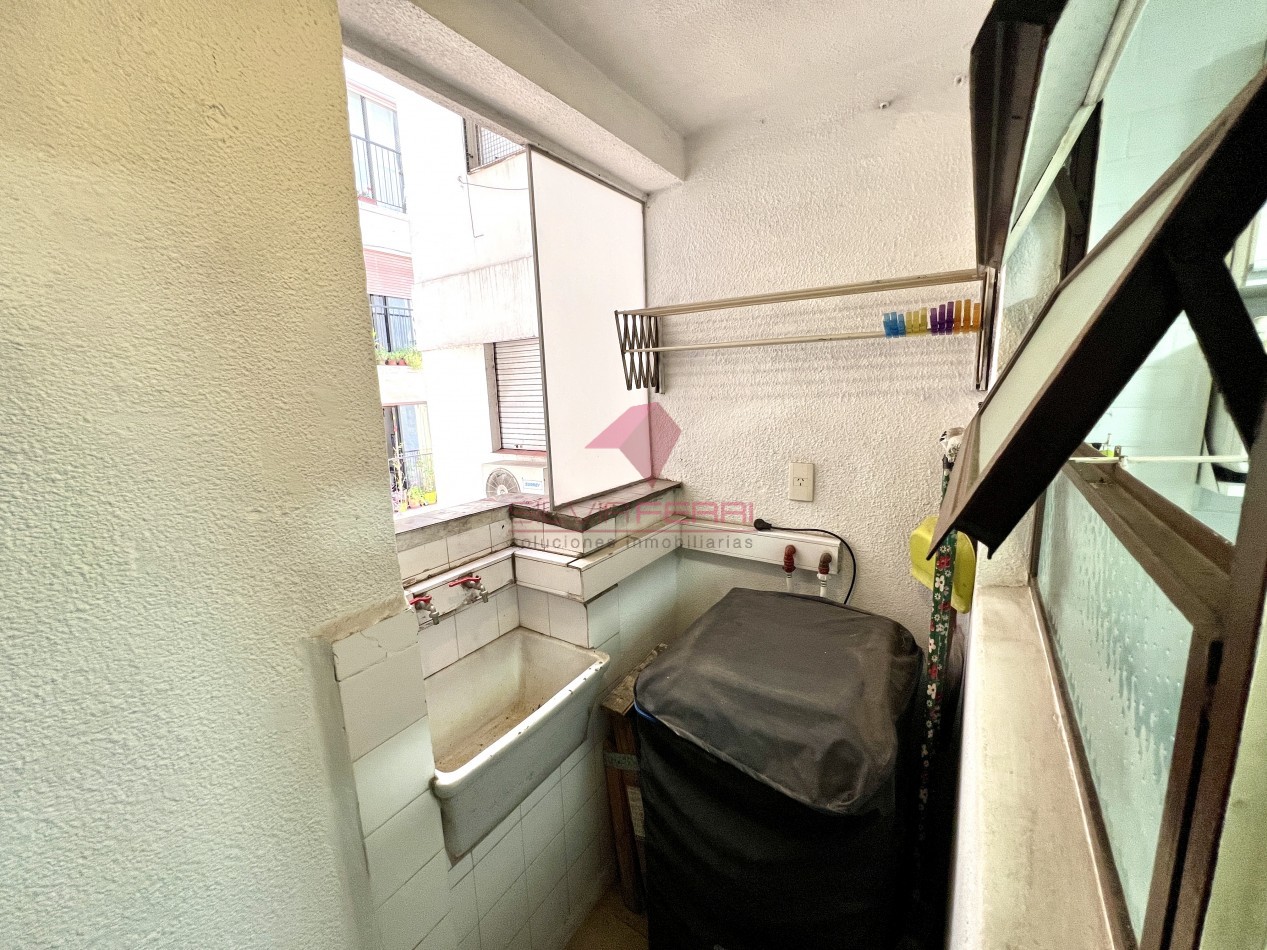 Venta departamento 2 amb + baulera. Reciclado totalmente . 4to piso lateral. Ubicado en el limite entre Colegiales y Belgrano