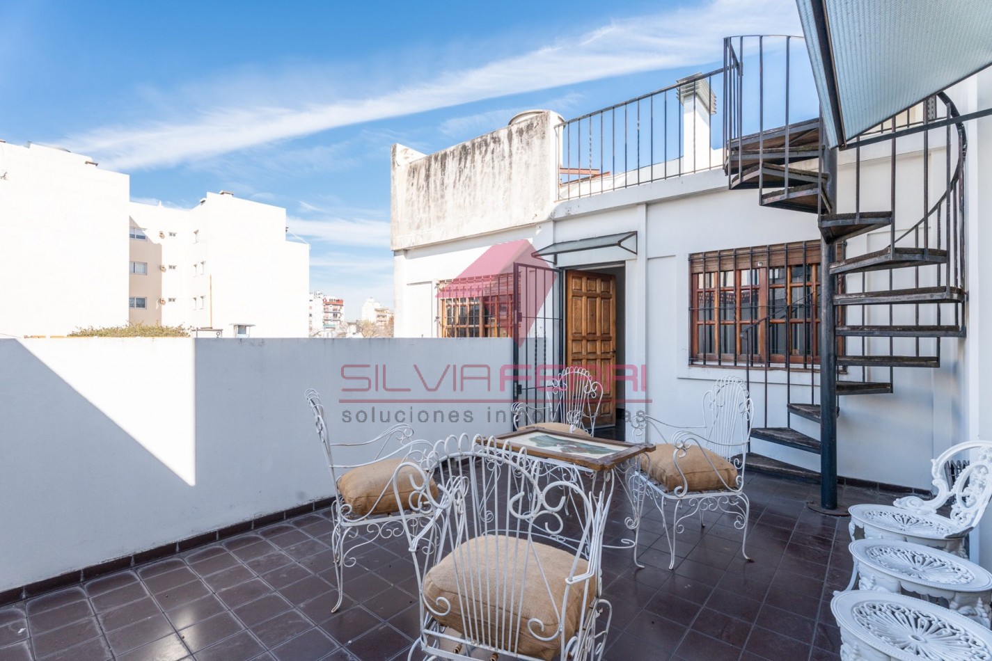Venta Casa 6 ambientes con patio, parrilla y dos terrazas. Villa Devoto