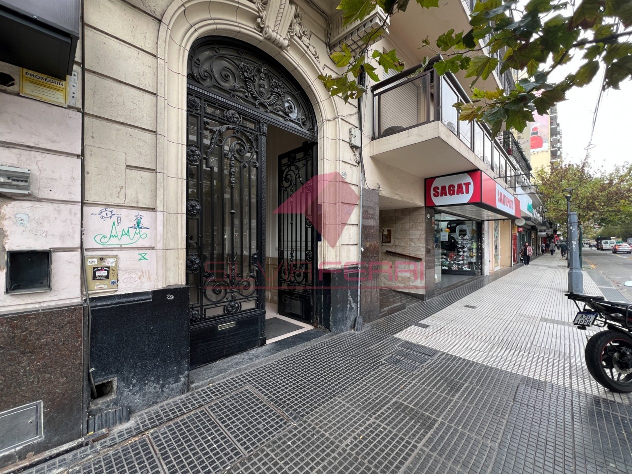 Oficina / Unidad Apto Profesional en Alquiler - Excelente Ubicacion sobre Av. Corrientes