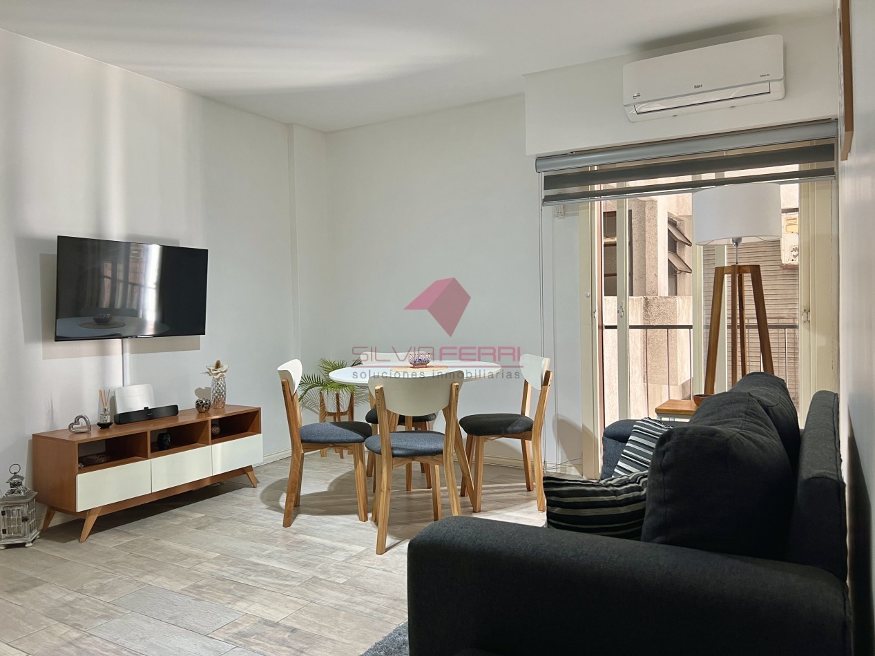 Venta departamento 2 amb + baulera. Reciclado totalmente . 4to piso lateral. Ubicado en el limite entre Colegiales y Belgrano