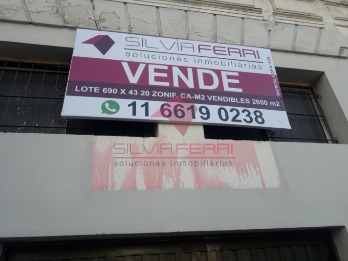 Venta de dos terrenos sobre Av Jujuy . Por CU CA. Esta en venta un 3er terreno lindero formando triple frente. 