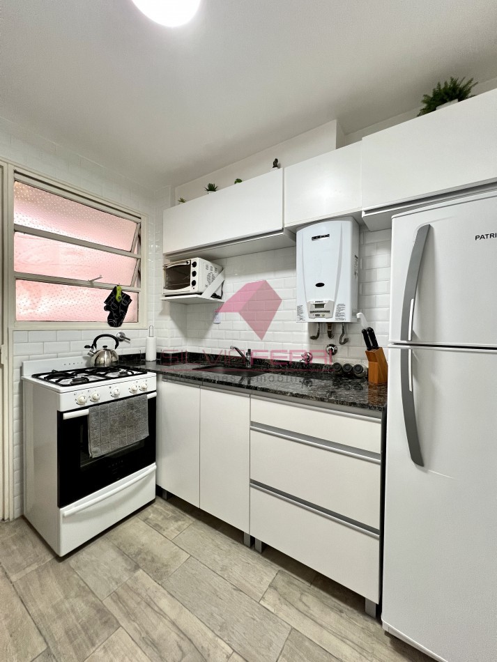 Venta departamento 2 amb + baulera. Reciclado totalmente . 4to piso lateral. Ubicado en el limite entre Colegiales y Belgrano