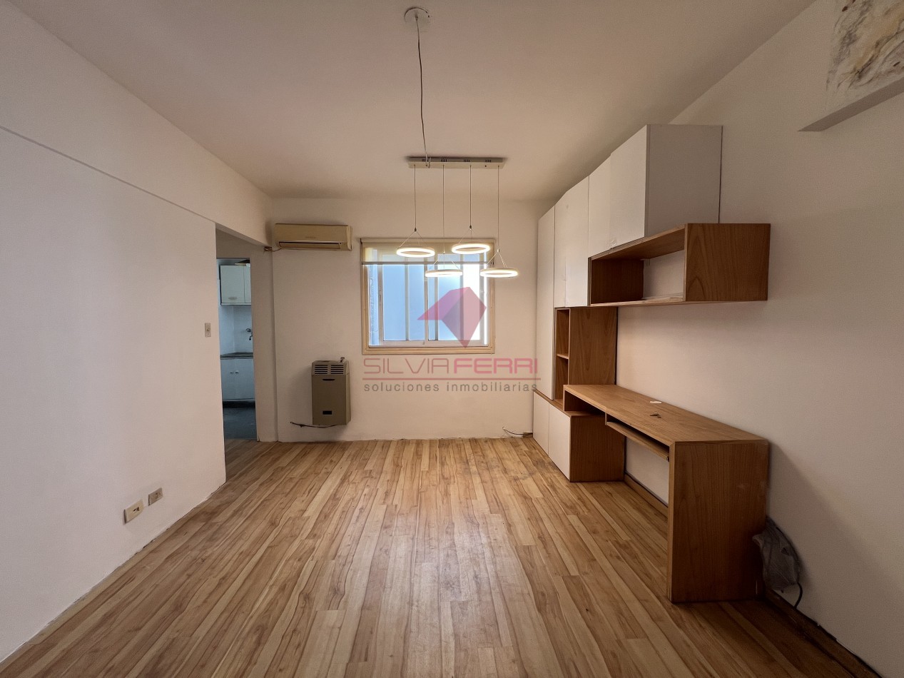 2 Ambientes - Apto Profesional y Apto Credito - Segundo Piso por Escalera