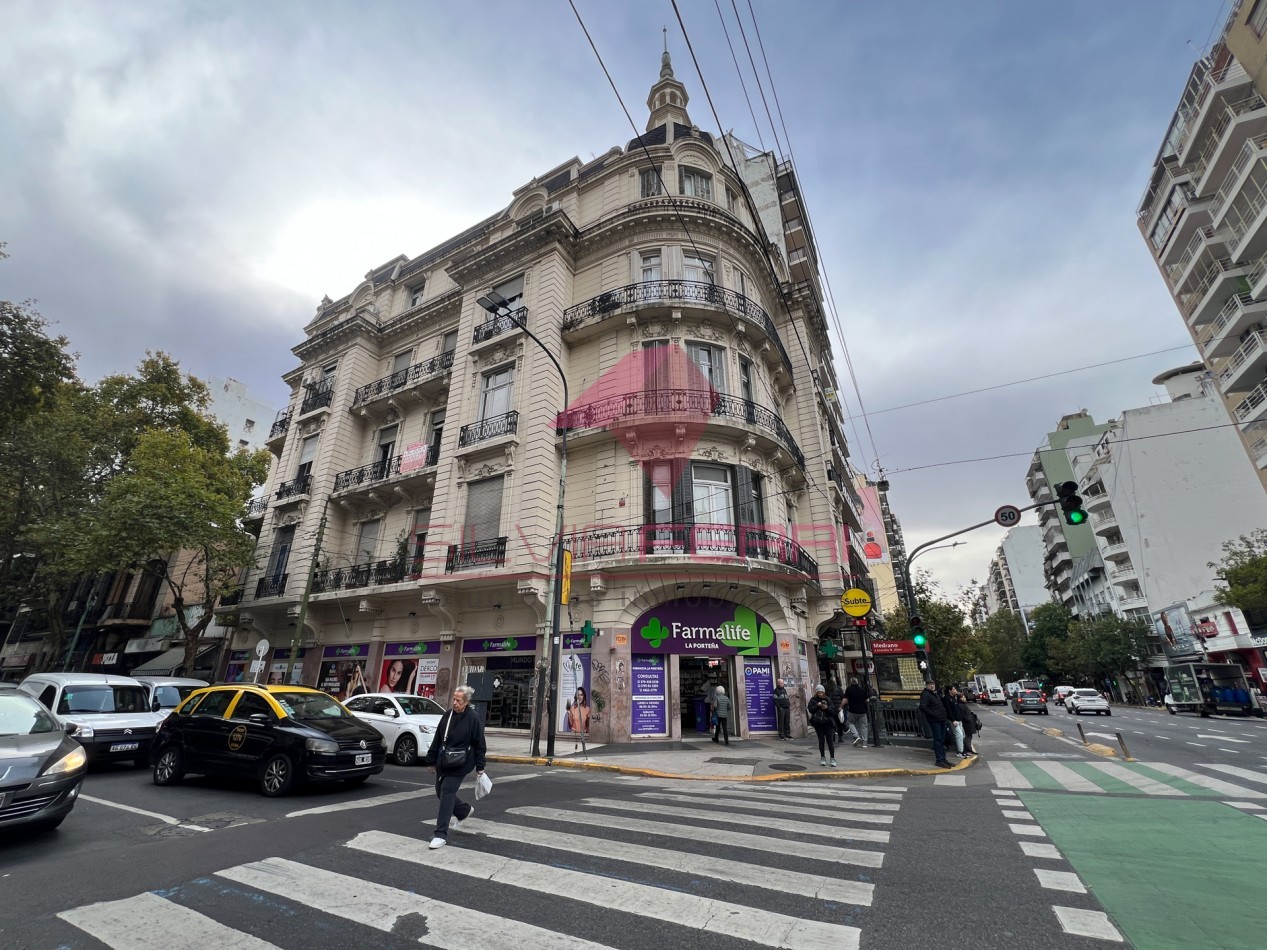 Oficina / Unidad Apto Profesional en Alquiler - Excelente Ubicacion sobre Av. Corrientes