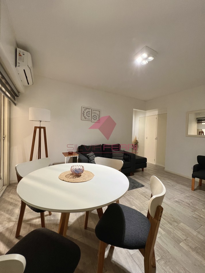 Venta departamento 2 amb + baulera. Reciclado totalmente . 4to piso lateral. Ubicado en el limite entre Colegiales y Belgrano