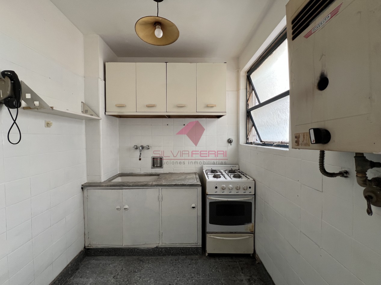 2 Ambientes - Apto Profesional y Apto Credito - Segundo Piso por Escalera