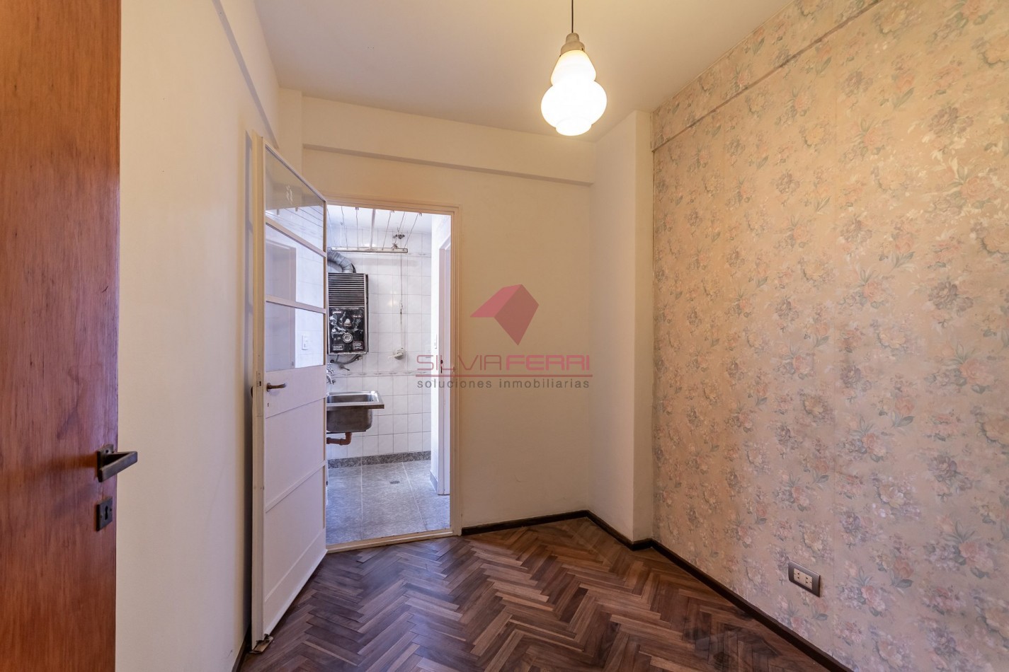 VENTA 3 AMBIENTES CON DEPENDENCIA, BALCON CORRIDO- SAN CRISTOBAL - APTO CREDITO